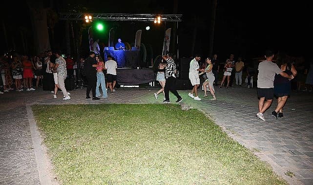 Kemer’de muhteşem Latin dans şovu