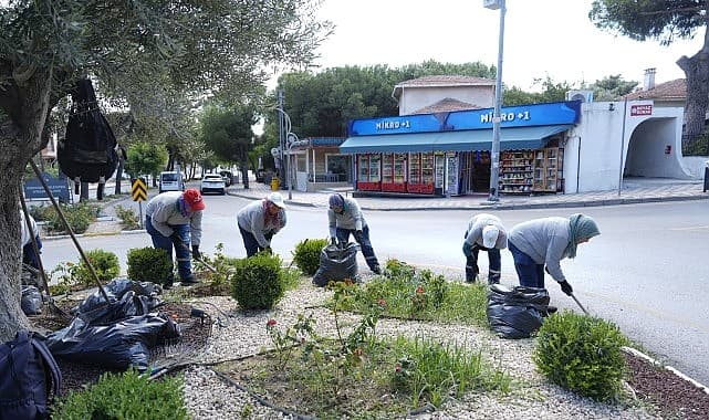 Burhaniye’de Park ve Yeşil Alanlarda Bakım Çalışmaları Sürüyor