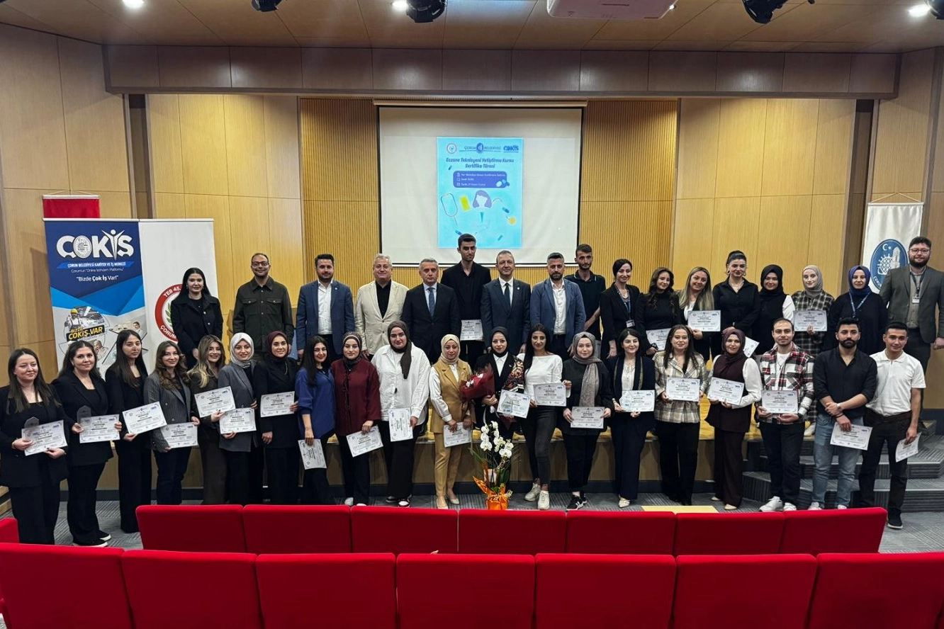 Çorum’da Farmahane Kursu Tamamlandı, Kursiyerlere Sertifikaları Verildi