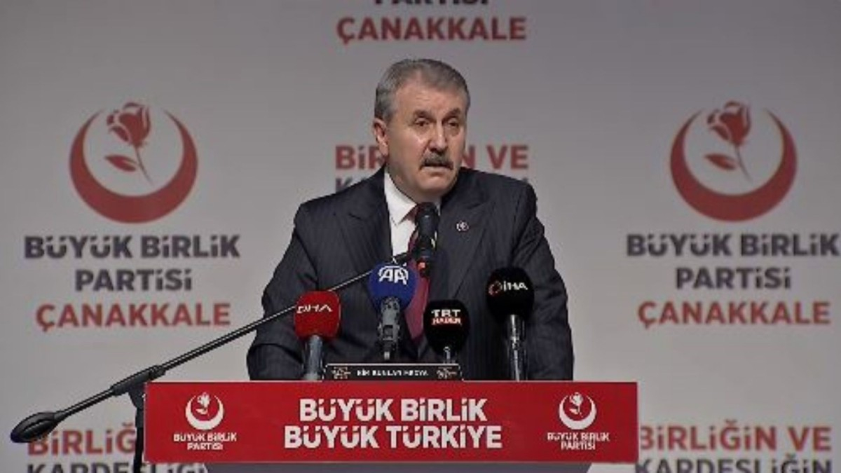 Destici: ‘Kimse DEM’li olduğu için hukukun üzerinde değildir’