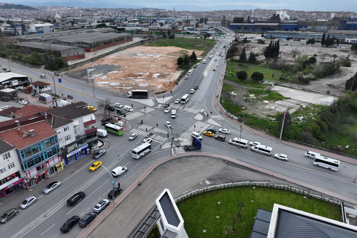 Kocaeli’nin Gebze ilçesinde ulaşım yatırımlarıyla trafik rahatladı