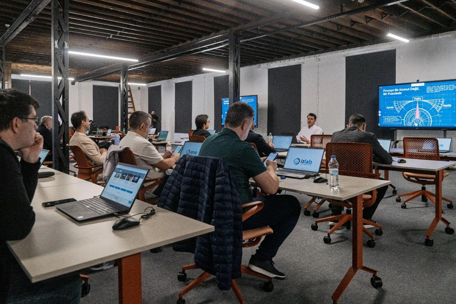 İzmir’de Yöneticilere Yapay Zeka Eğitimi